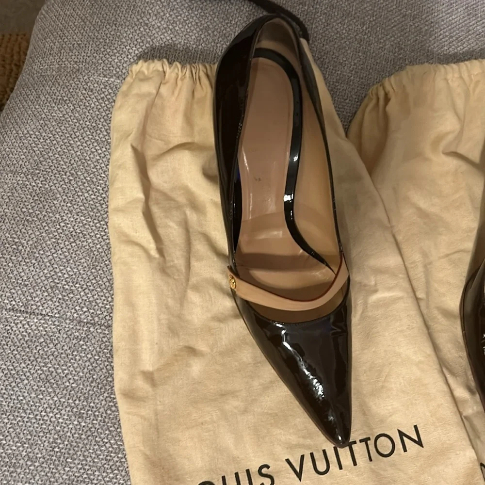 Louis Vuitton Ladies Pumps - Picture 3 of 10